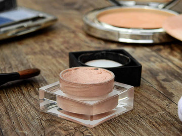 Three Little Tips for Reducing Plastic in your Makeup